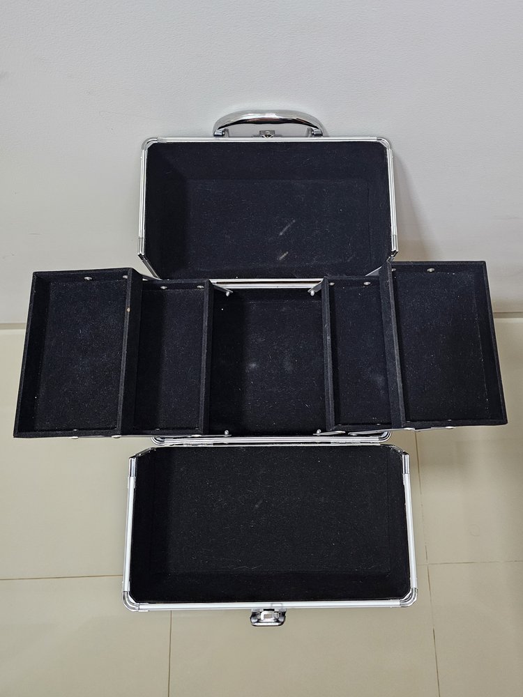 Maleta Maquiagem /Joias